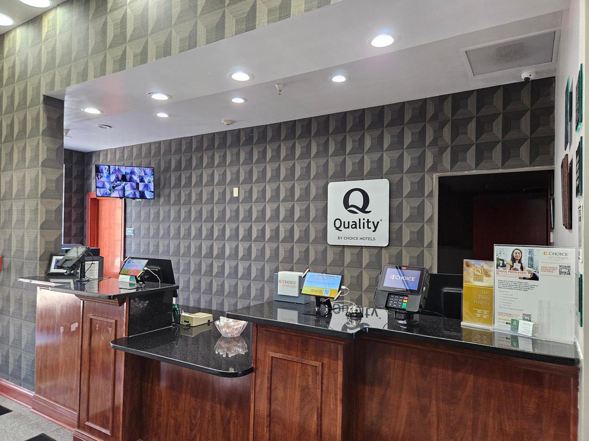 Quality Inn & Suites Greenville I-65 Экстерьер фото